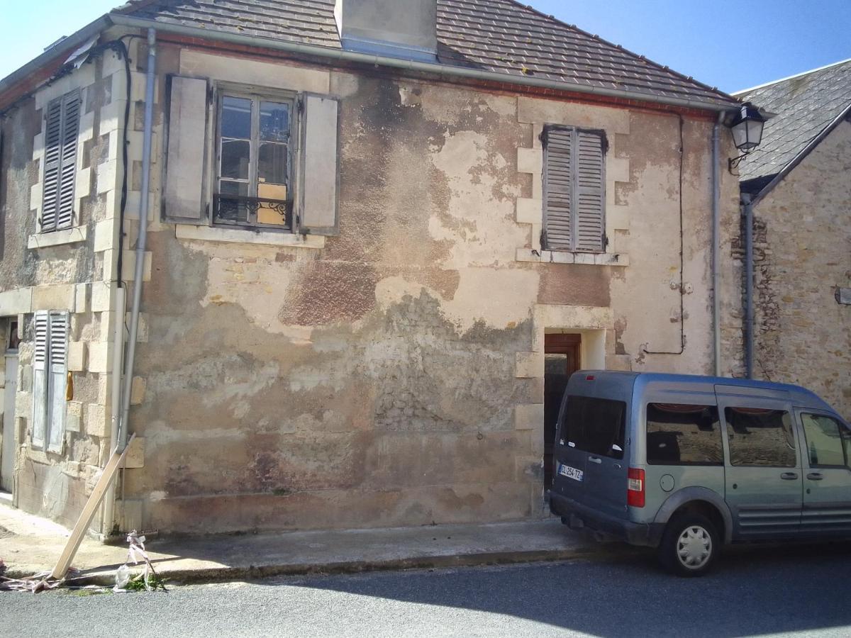 Chambre Chez L'Habitant Saint-Pierre-le-Moutier Exterior photo
